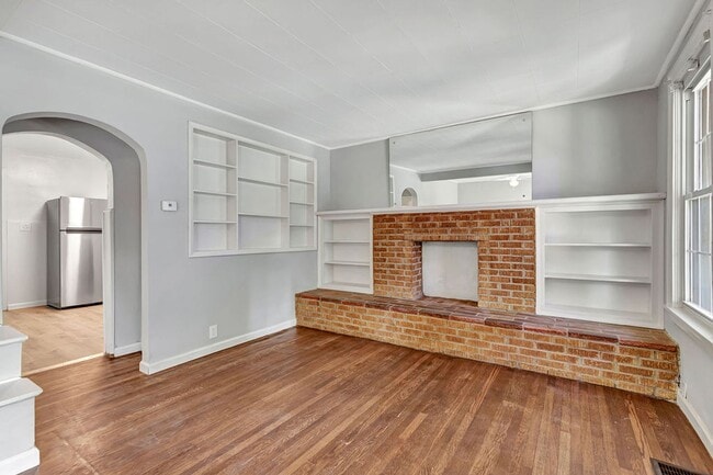 Photo - Single Family Home Mariemont