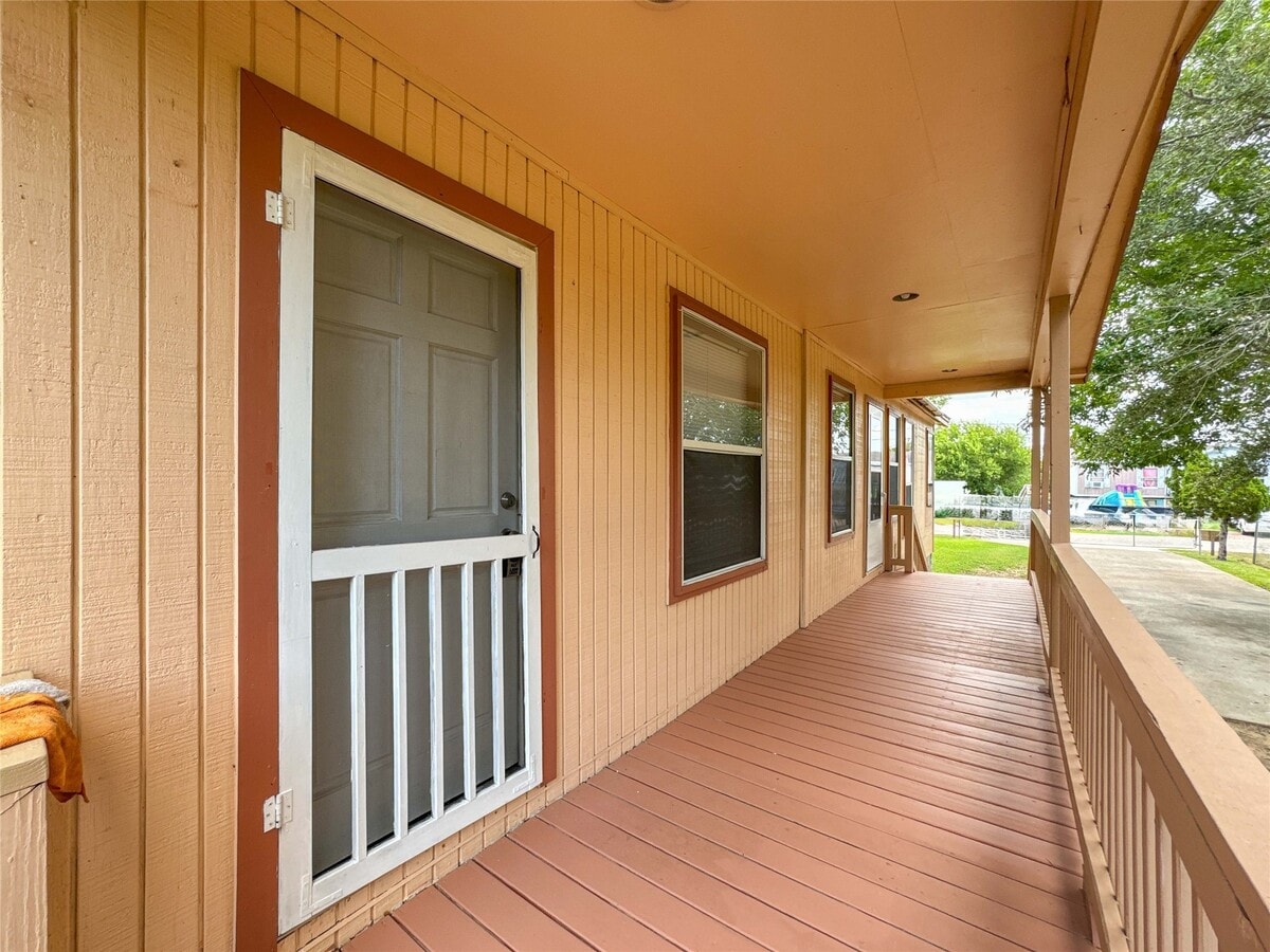 Photo - 4717 Heron St