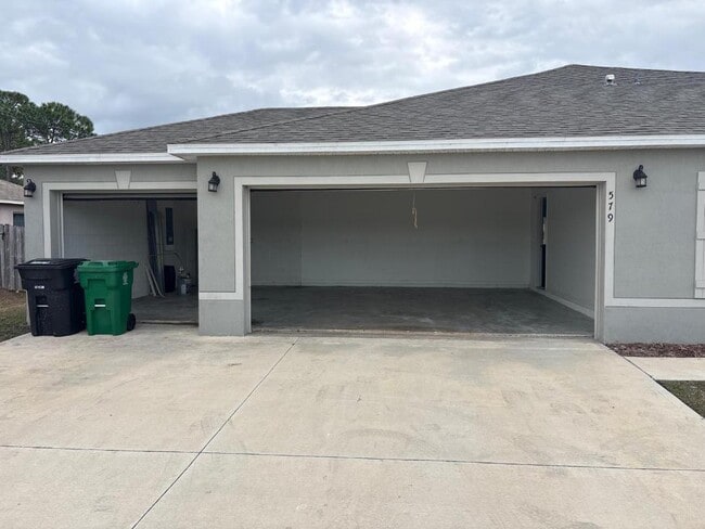 Building Photo - 579 NW North Macedo Blvd