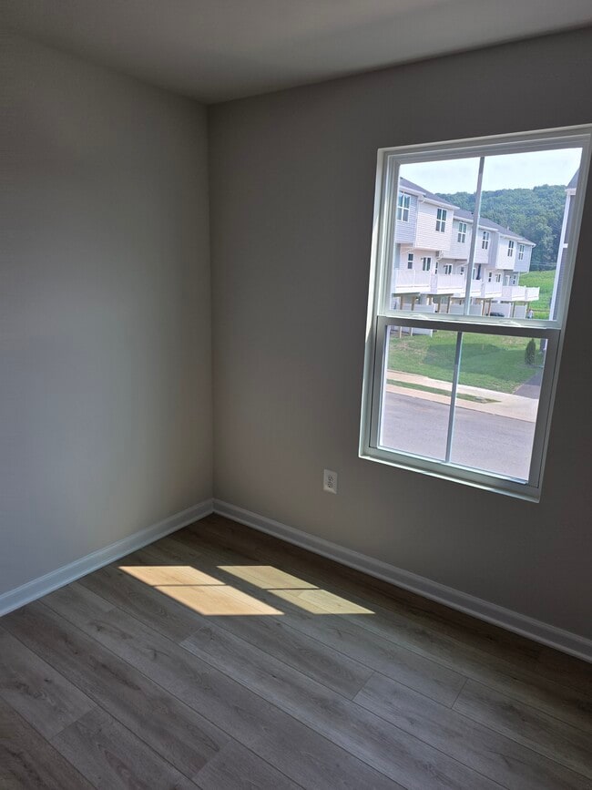 Great Room - 2900 Orch Rdg Ln