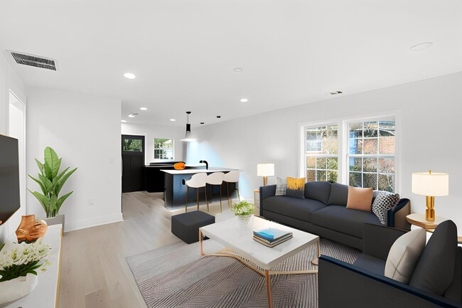 Photo - 167 Rockmart Dr SW