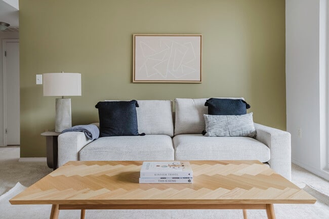 Photo - 850 N Randolph St Unidad FL19-ID8612A