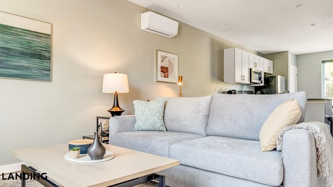 Building Photo - 5040 Linbar Dr