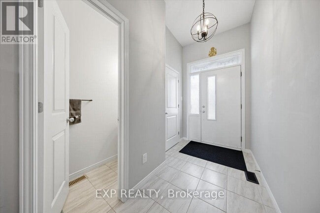 Photo - 92 Riddell St