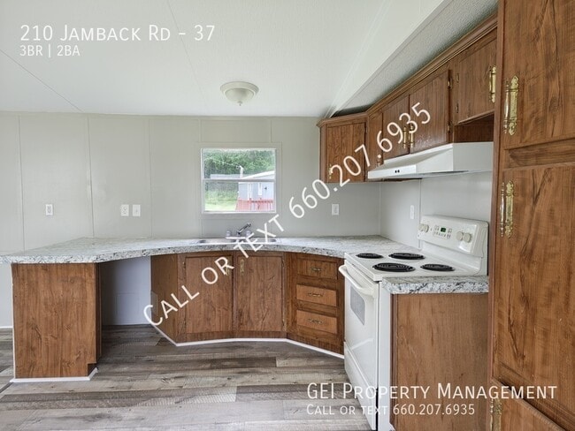 Photo - 210 Jamback Rd