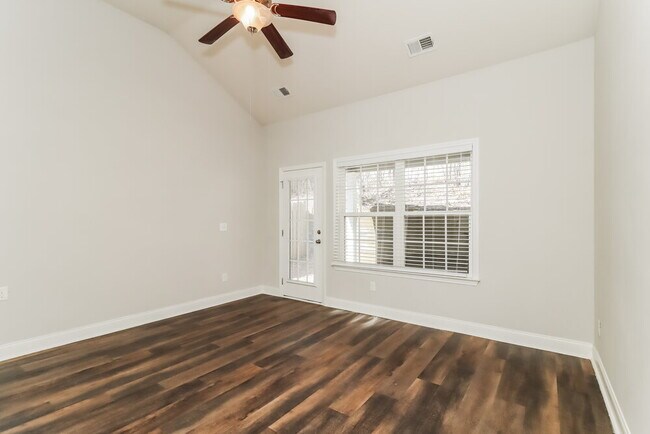 Photo - 67 Rosemont Ct