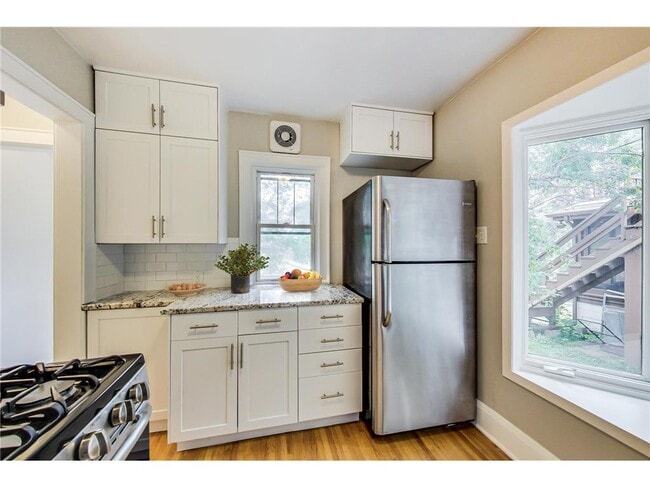 Photo - 564 Brimhall St