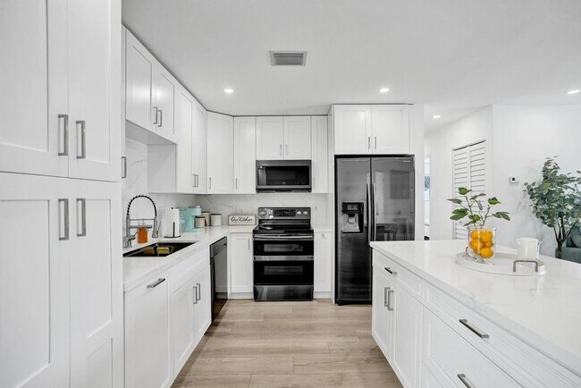 Photo - 1001 SE 13th Ct