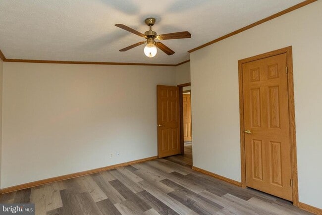 Photo - 202 N Teal Rd