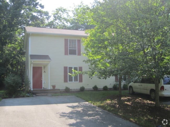 Building Photo - King Street Duplex Rental