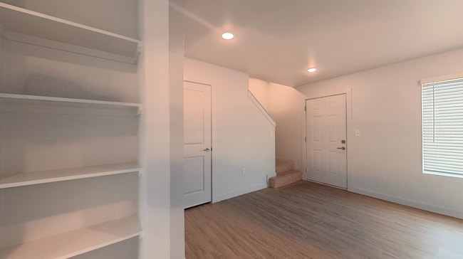 Photo - Sabine Apartments