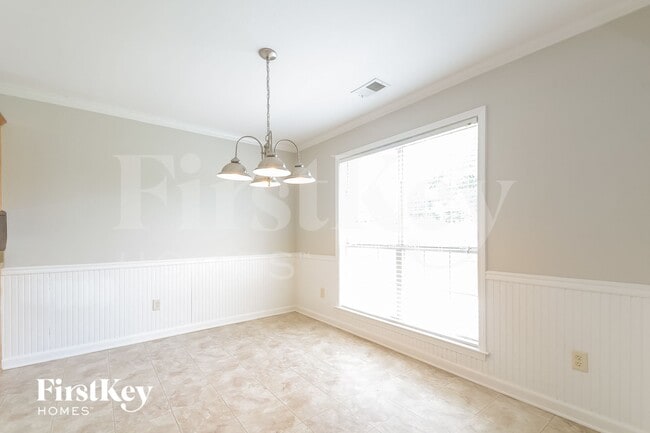 Photo - 213 Queens Gate