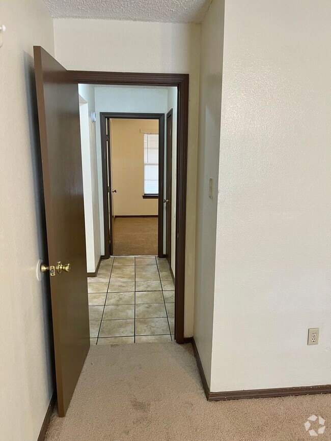 Building Photo - 2319 Elm Park Dr Rental