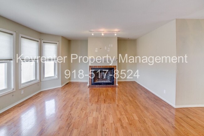 Photo - Riverview - Stunning 2 bed 2 bath Townhouse Great Location
