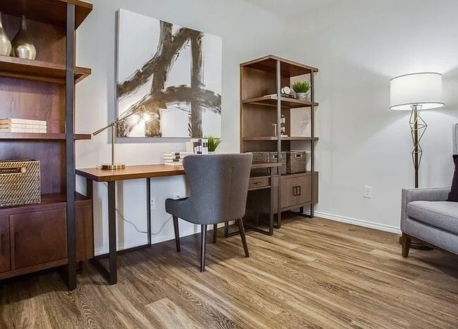 Photo - 10473 Pineland Dr