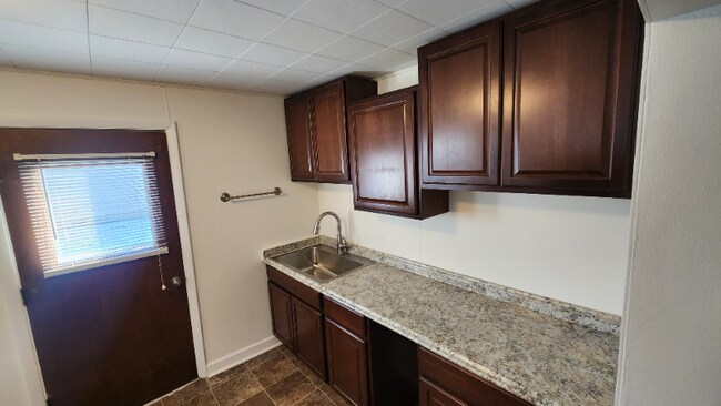 Photo - 707 Elm St Apartment Unit Lower