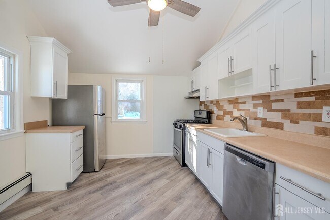 Photo - 3774 NJ-27 Unit 1b