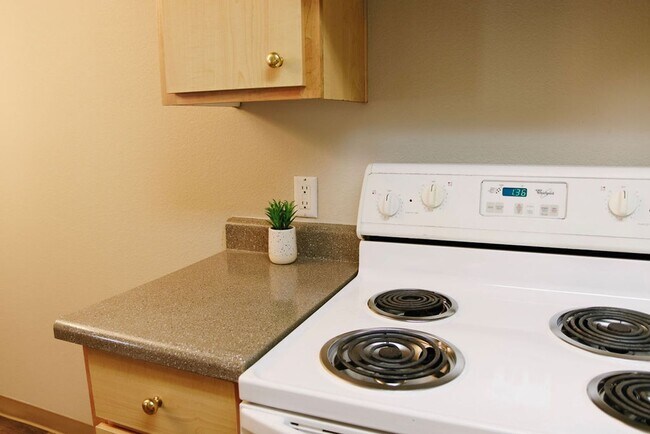 Photo - Life Just Got Better Come See For Yourself At Powell Court Apartments!! Unit 49