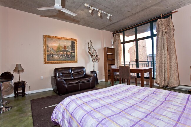 Photo - 22 E Cordova St