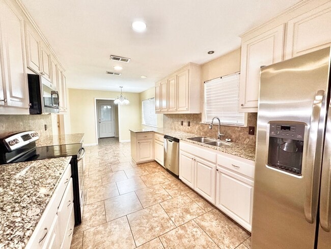 1323 Tamari Dr
