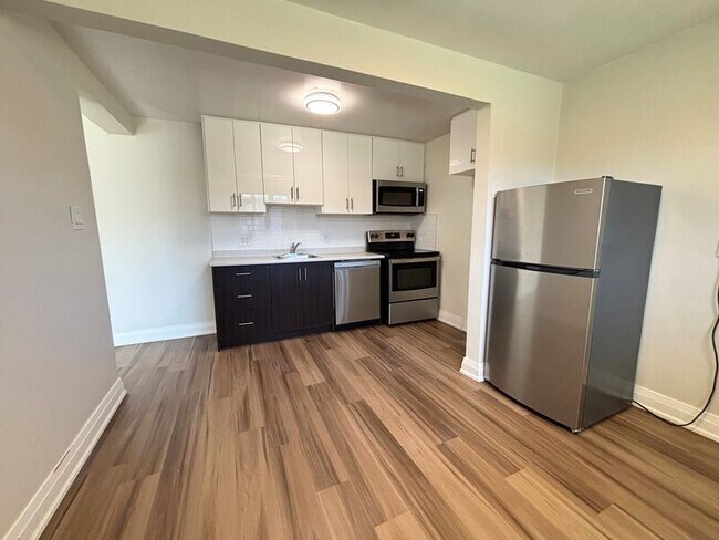 Photo - 280 Lorne Ave