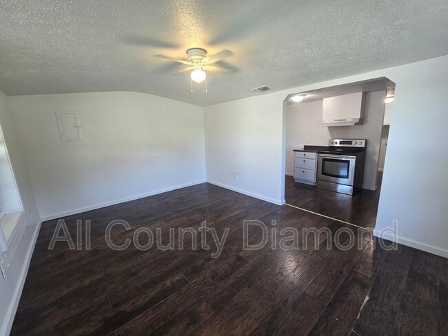 Photo - 237 Helen Ave Unit B