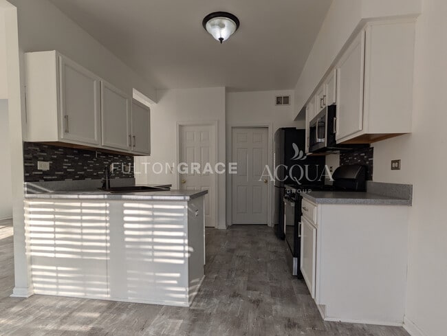 2551 Oak Tree Ln