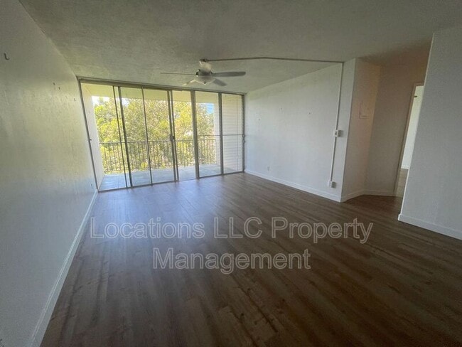 Building Photo - 95-2031 Waikalani Pl D905 Rental
