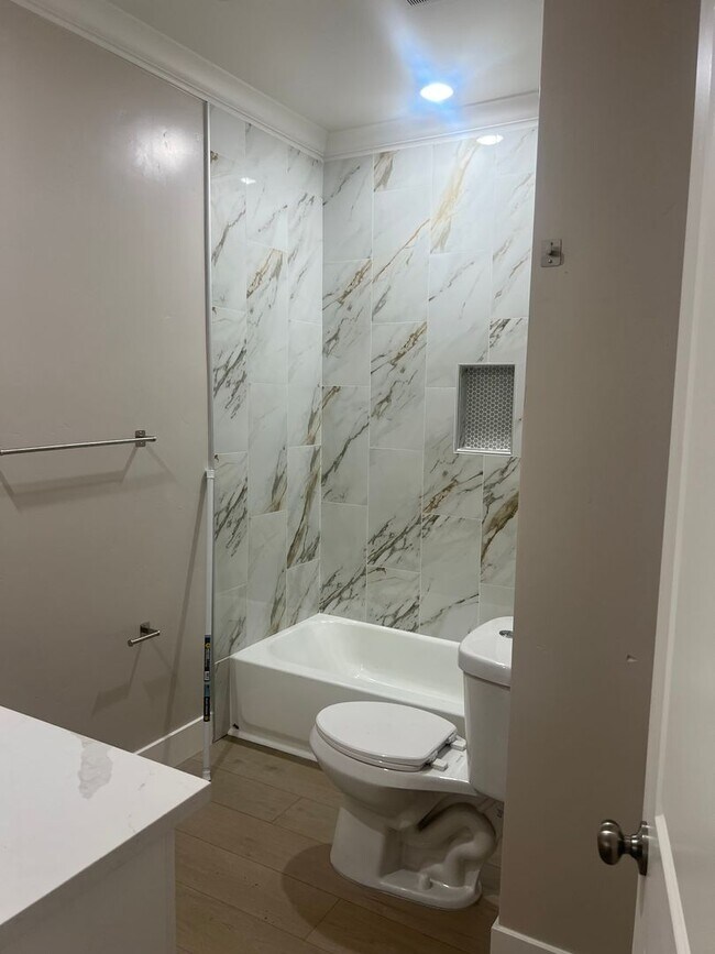 Photo - 1363 Harris Ave Apartamento Unidad 1363 Harris Avenue- Duplex