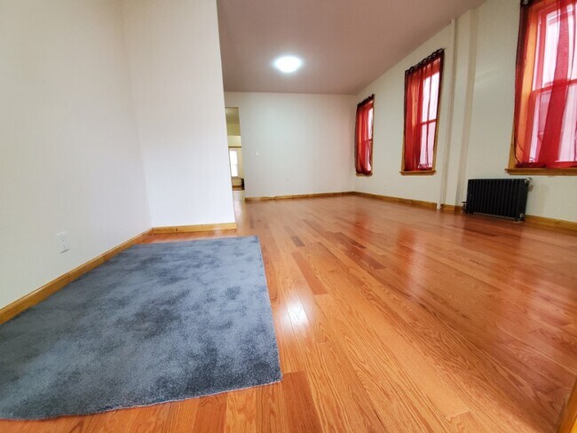 *Oversized three bedroom for rent quiet country surrounds***