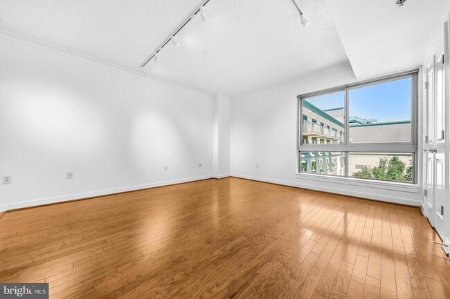 Photo - 777 7th St NW Unidad 1003