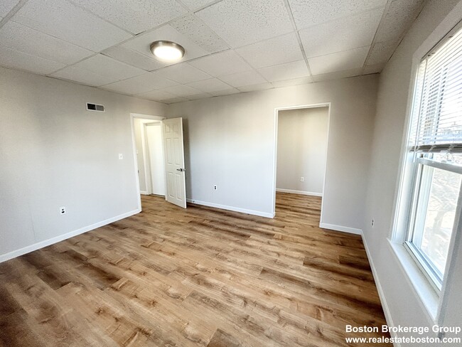 Photo - 105 Buttonwood St