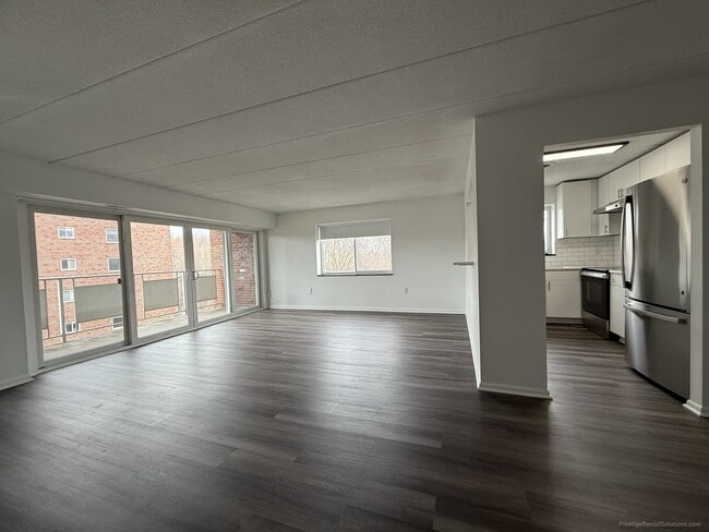 Building Photo - 21 Hill Rd Unit 4