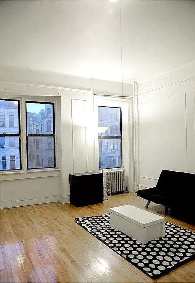 Photo - 735 St Nicholas Ave