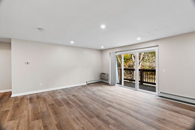 Photo - Huge 2-Bed 2-Bath Newly Renovated Unit In Cranston! Unit 435 Oaklawn Ave  117