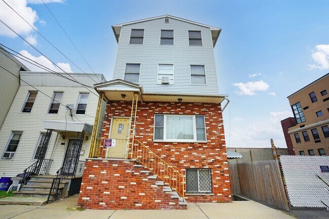 200 Culver Ave Unidad 3
