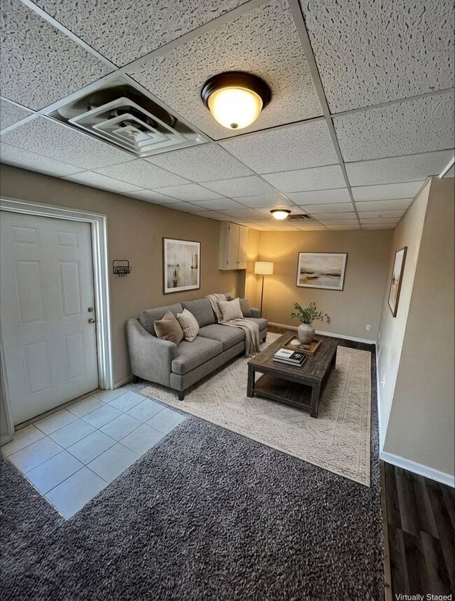 Building Photo - 614 E Streeter Ave Unit Apt 1