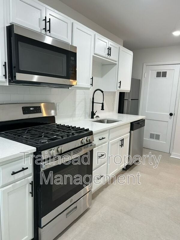 Building Photo - 316 E Gregory Blvd Rental