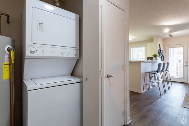 4BR, 2BA - 1,107 SF