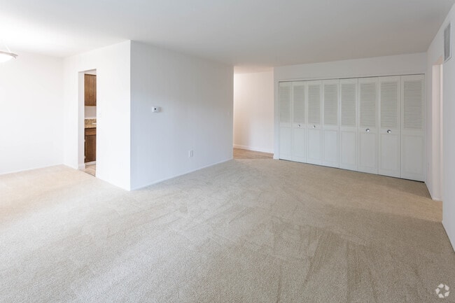 2 BR, 2 BA - Brookside - 1090 SF