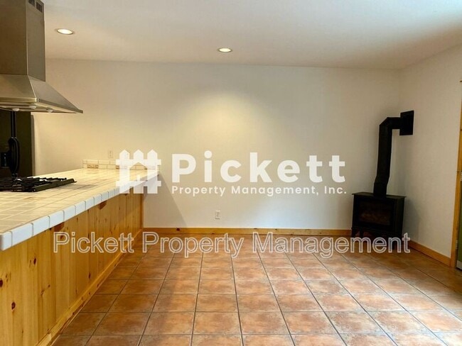 Photo - 4673 NW Walgren Dr