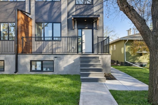 Building Photo - 10335-10135 135 St NW Unit 3