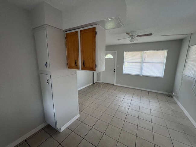 Photo - Charming 2BR/1BA in Quiet Alva – Fresh Pai...