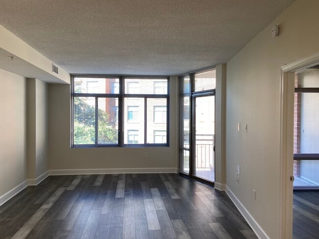 Building Photo - 3600 S Glebe Rd Unit 427