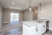 2BR, 2BA - Turin/1,014 SF