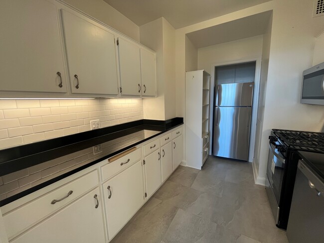Photo - Cudahy Tower Apartments