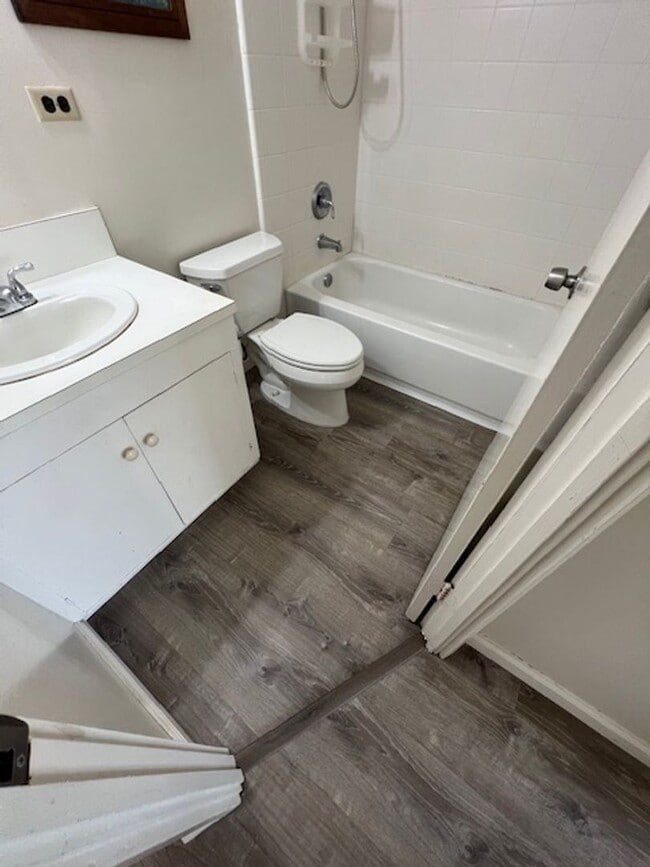 Photo - Available now!  2 bedroom/ 1 bathroom/ 1 covered parking stall in Salt Lake Unit 303