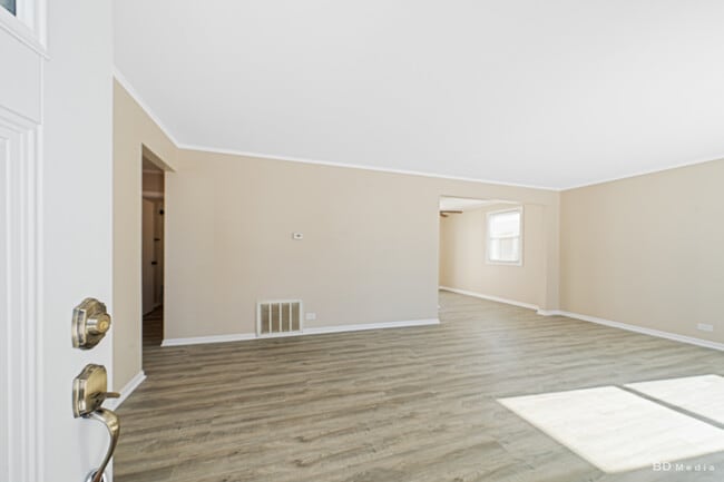 Photo - 17555 Howe Ave