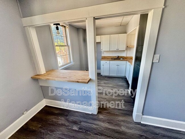 Photo - 1526 2nd Ave Unit 3