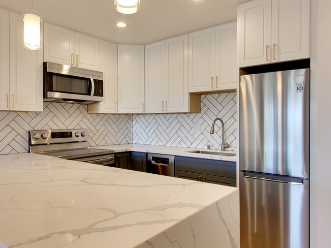 Photo - 1504 Newlands Ave Unit 108